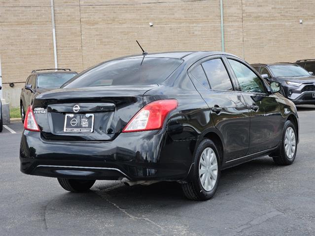 2018 Nissan Versa Sedan S 3