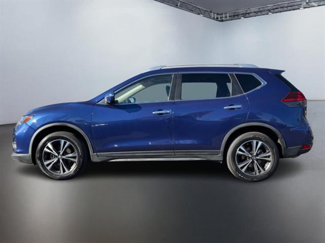 2020 Nissan Rogue SV 9