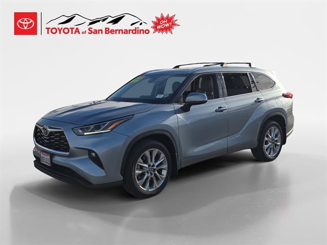 2022 Toyota Highlander Limited's photo