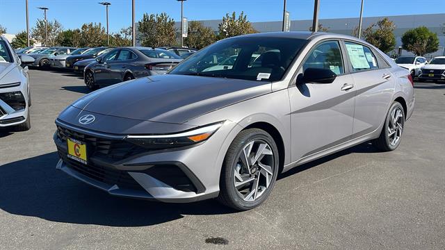 2025 Hyundai Elantra Hybrid Blue 13