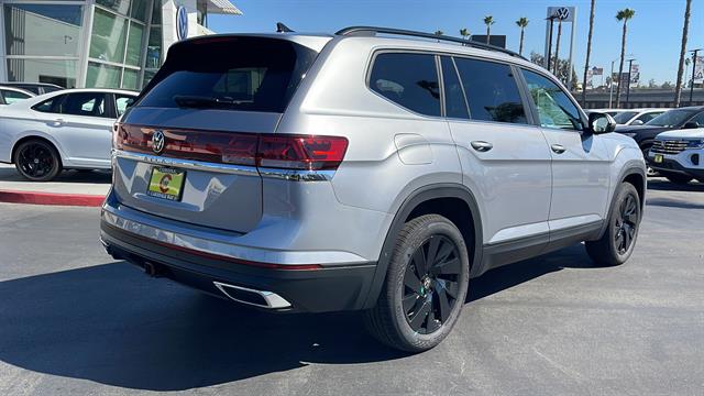 2024 Volkswagen Atlas SE 7