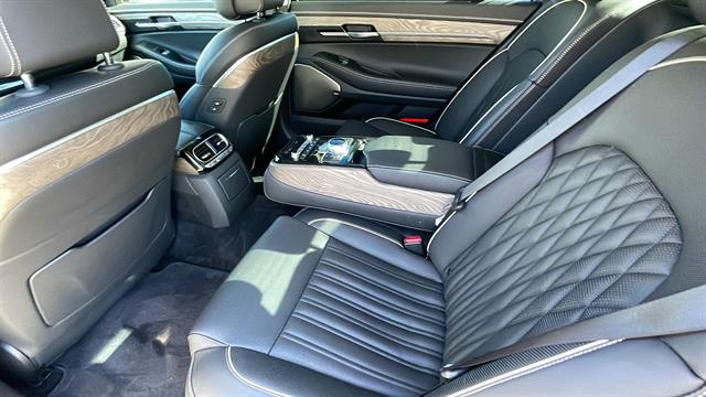 2021 Genesis G90 3.3T Premium 4dr Sedan 17