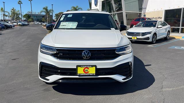 2024 Volkswagen Tiguan SE R-Line Black 3