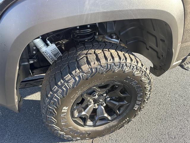 View vehicle photo 7