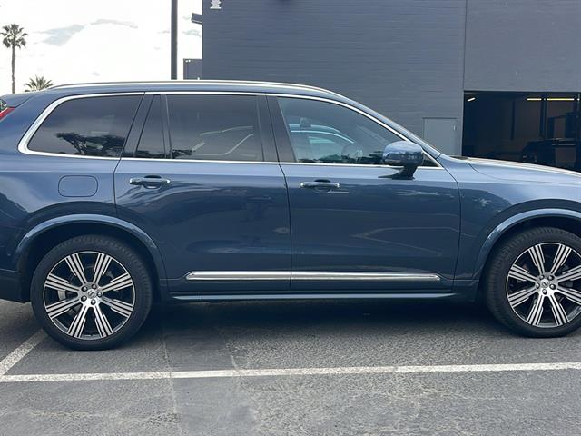 2021 Volvo XC90 T6 Inscription 7-Passenger 2