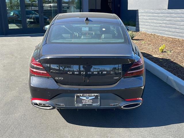 2025 Genesis G70 3.3T RWD Sport Advanced 8