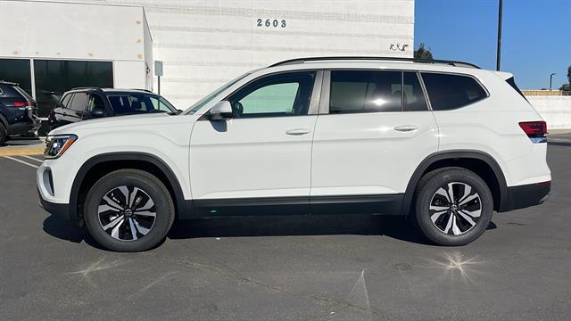 2025 Volkswagen Atlas SE 12