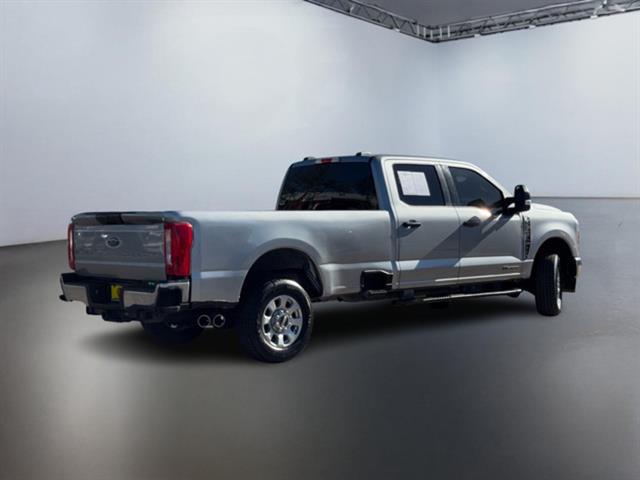 2023 Ford Super Duty F-250 SRW XLT 4