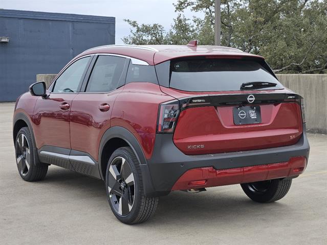 2025 Nissan Kicks SR 3