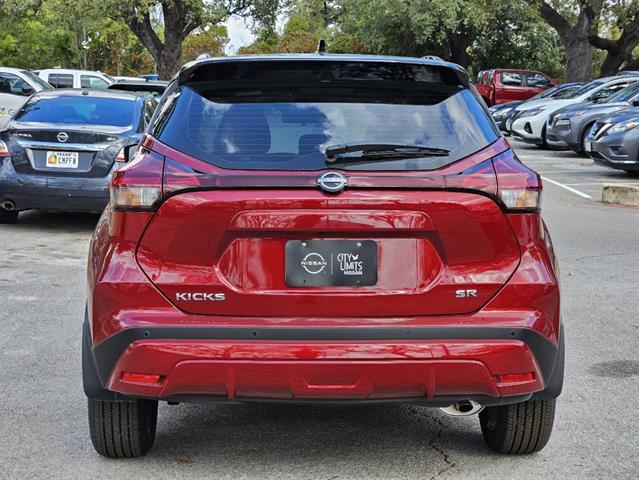 2024 Nissan Kicks SR 4