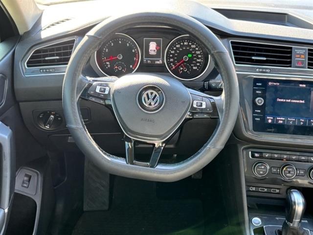 2018 Volkswagen Tiguan 2.0T SEL 16