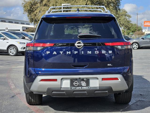 2023 Nissan Pathfinder SL 4