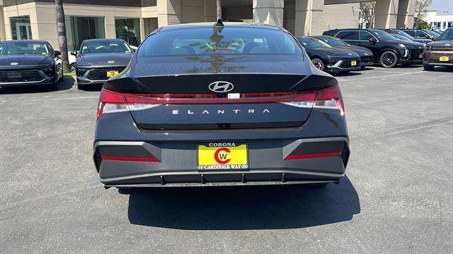 2024 Hyundai Elantra SEL 8