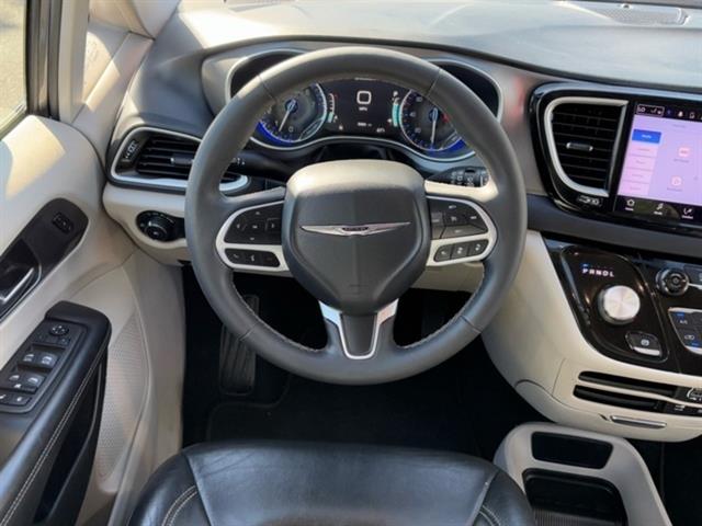 2022 Chrysler Pacifica Touring L 15