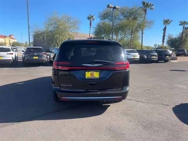 2022 Chrysler Pacifica Touring L 7