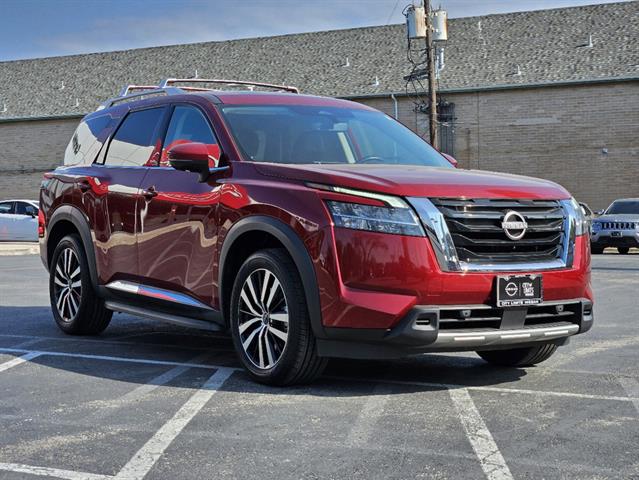 2023 Nissan Pathfinder Platinum 2