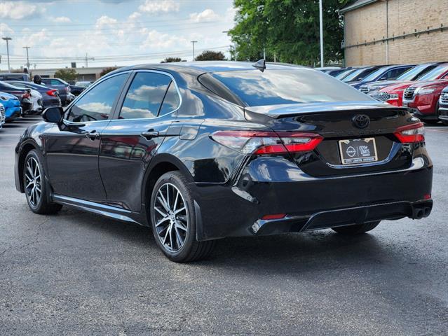 2024 Toyota Camry SE 4