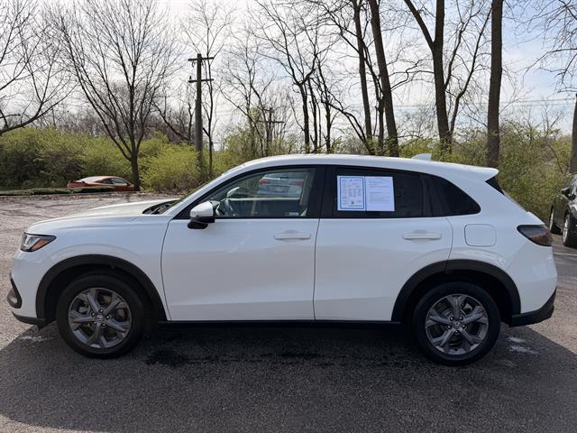 View vehicle photo 6