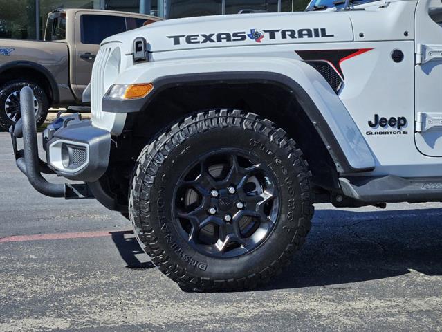 2023 Jeep Gladiator Willys 7