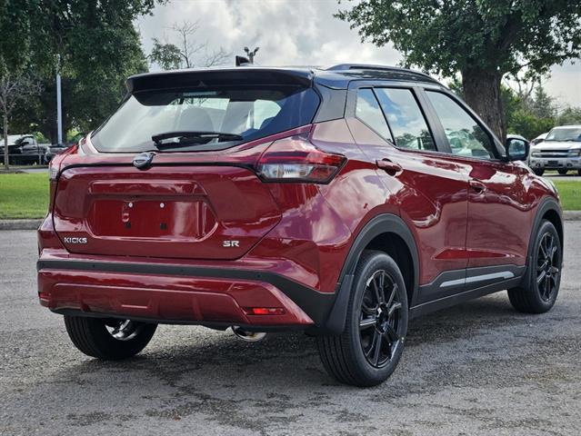 2024 Nissan Kicks SR 3