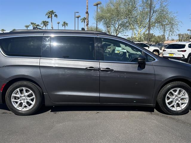 2022 Chrysler Pacifica Touring L 8