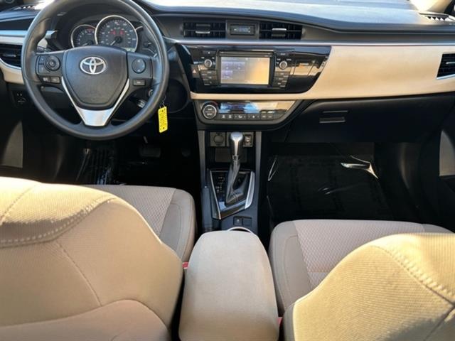 2015 Toyota Corolla LE 4dr Sedan 15