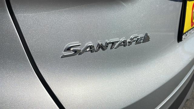 2020 Hyundai Santa Fe SE 28