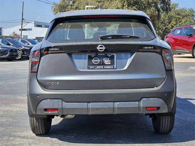 2025 Nissan Kicks S 4