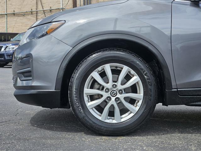 2017 Nissan Rogue SV 6