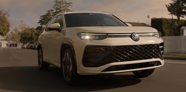 2025 Volkswagen Tiguan Hero Shot