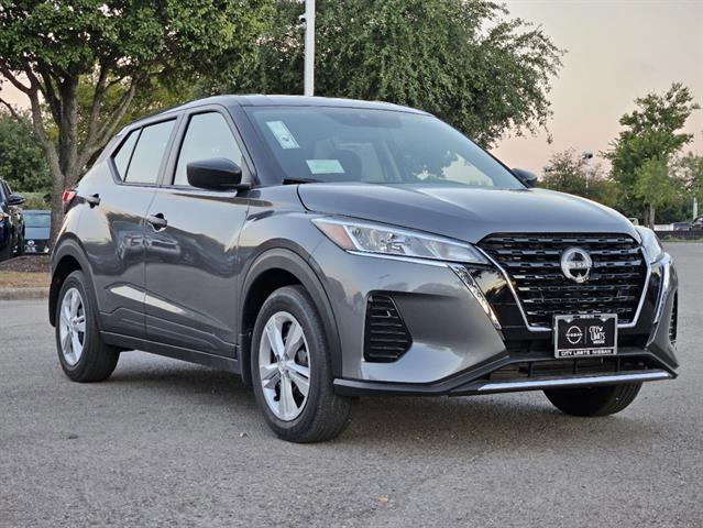 2024 Nissan Kicks S 2