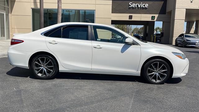 2017 Toyota Camry XSE 6