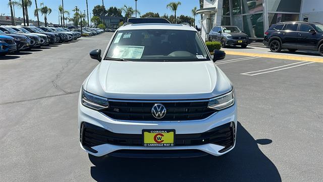 2024 Volkswagen Tiguan SE R-Line Black 2