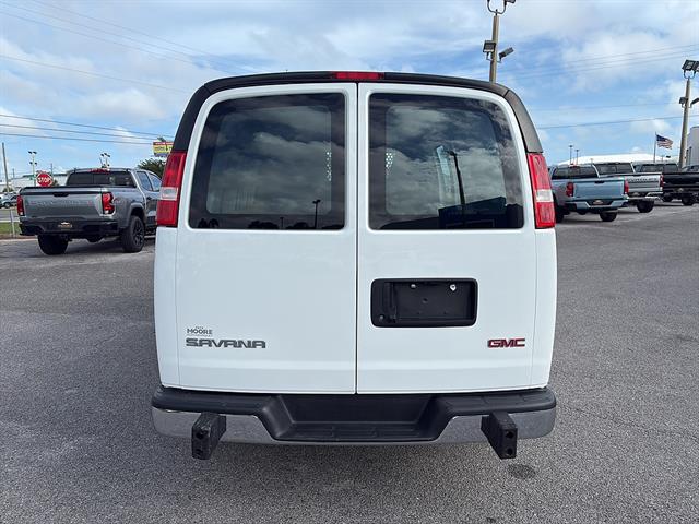 View vehicle photo 7