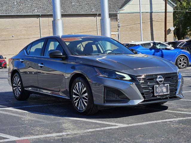 2024 Nissan Altima 2.5 SV 2