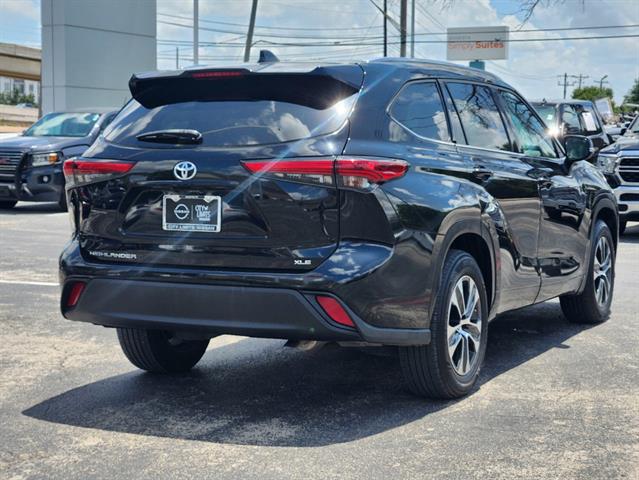 2021 Toyota Highlander XLE 4