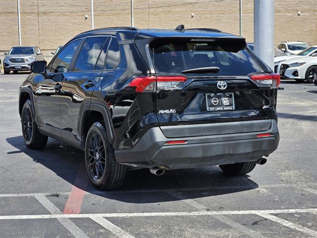 2019 Toyota RAV4 XLE 4