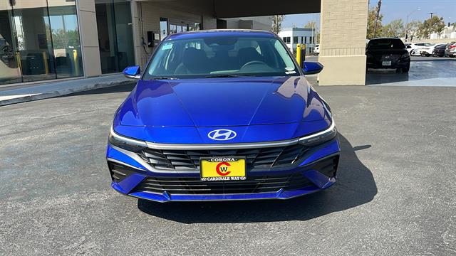 2024 Hyundai Elantra SEL 3