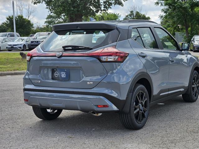 2024 Nissan Kicks SR 3