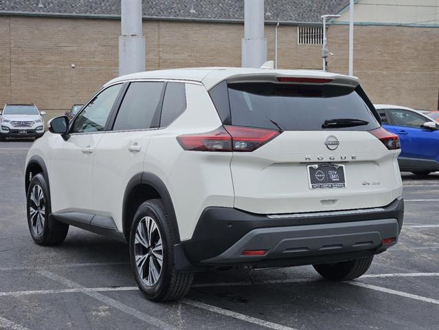 2023 Nissan Rogue SV 3