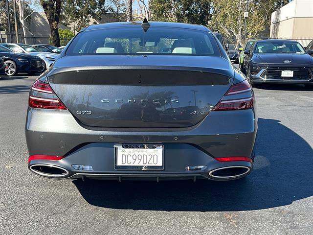 2024 Genesis G70 2.5T Prestige 9