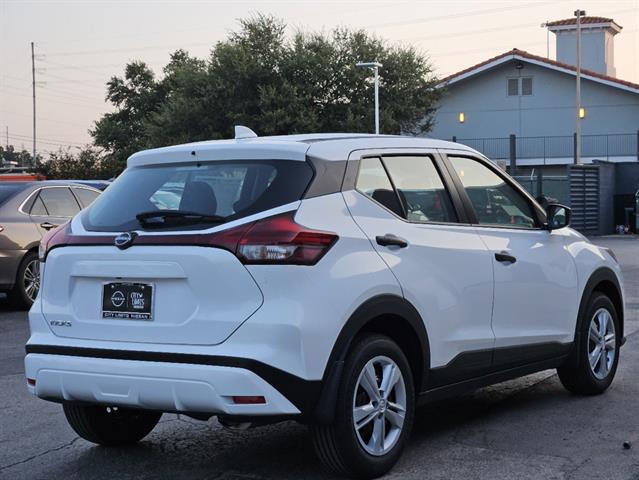 2024 Nissan Kicks S 3