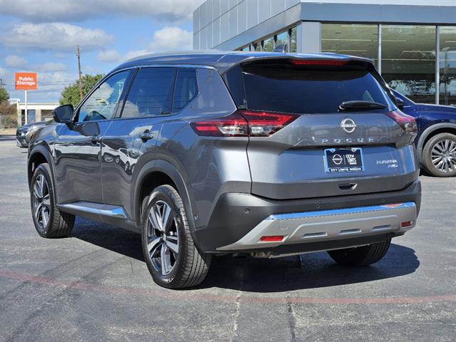 2023 Nissan Rogue Platinum 3