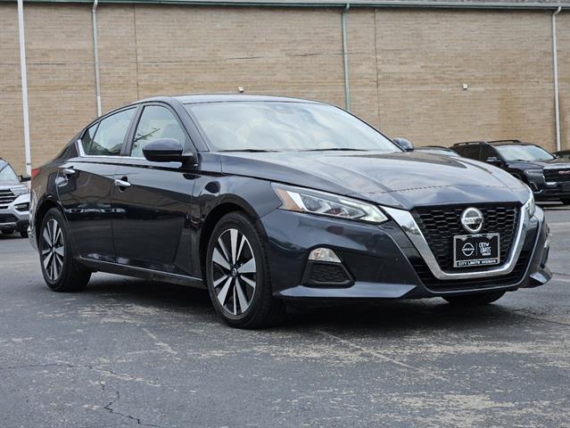 2022 Nissan Altima 2.5 SV 2