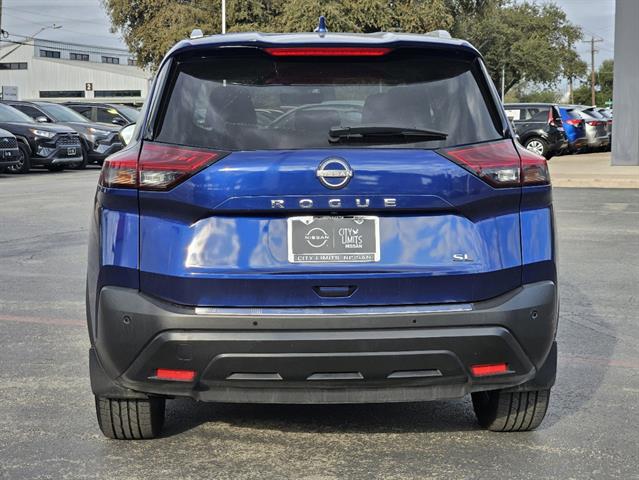 2022 Nissan Rogue SL 4