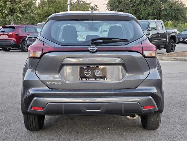 2024 Nissan Kicks S 4