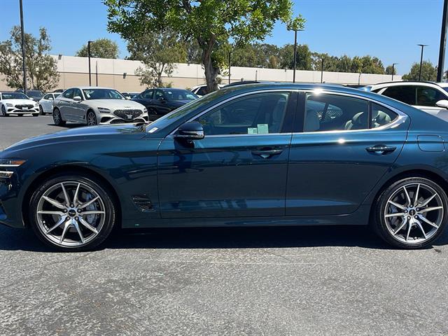 2024 Genesis G70 2.5T Standard 12