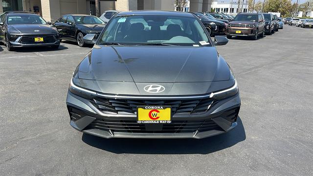 2024 Hyundai Elantra SEL 3