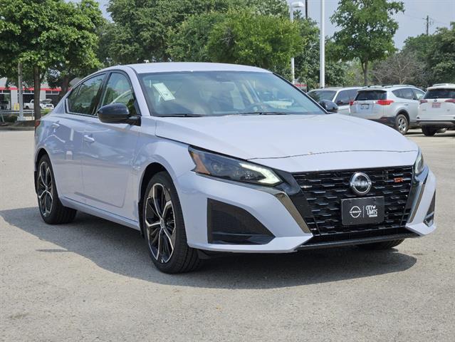 2024 Nissan Altima 2.5 SR 2