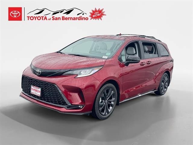 2026 Toyota Sienna XSE's photo